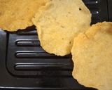 A picture of step 3 of Masala papad.