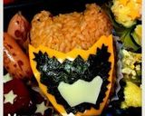 A picture of step 6 of Simple Kyoryuger Character Bento.
