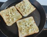 A picture of step 6 of Pink cheese pasta with garlic bread.