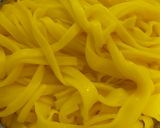 A picture of step 4 of Da Lat-Style Mi Quang Noodles.