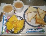 A picture of step 8 of Bread sweet omlet and chicken sandwiches 😋🥪.