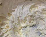 Foto langkah ke 2 dari resep Stroberi Sando (sandwich buah ala Jepang).