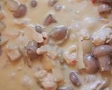 Foto del paso 4 de la receta: Pollo en cubos a la crema y champiñones con guarnición
