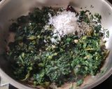 A picture of step 3 of Kerala style Palak thoran.