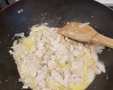 Foto langkah ke 3 dari resep 115. Creamy Pesto Pasta with Chicken & Veggies (Italy).