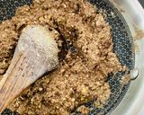 A picture of step 4 of Ragi Gur Papadi.