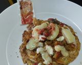 Foto del paso 8 de la receta: Torticas de coliflor a la pizza🍕de cebolla caramelizada🧅, queso crema🧀, tomate🍅