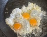 Foto del paso 5 de la receta: Nido de patatas paja con huevos de codorniz y crujiente de jamón