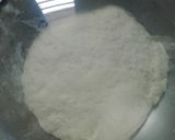 A picture of step 2 of Pavbhaji sunflower bread.