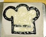 A picture of step 16 of Cookpad Logo Christmas Wreath Cake.