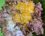Foto langkah ke 2 dari resep Menchi Katsu (Minced Beef Katsu).