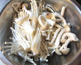 A picture of step 2 of Pasta with Spring Cabbage and Mushrooms.