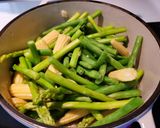 蒜味四蔬（蘑菇、蘆筍、玉米筍、四季豆）無水料理的食譜步驟5照片
