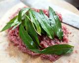 Larb Muang / Spicy minced Beef salad recipe step 1 photo