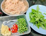 Foto langkah ke 1 dari resep Pad Kra Pao Gaiผัดกระเพราไก่ / Thai Chicken Basil.