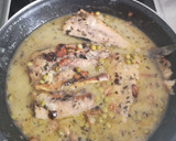Foto del paso 3 de la receta: Verdel en salsa con verde con guisantes