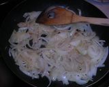 A picture of step 1 of Super-Simple! Chicken Thighs and Onion Simmered in Sauce.