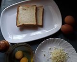 A picture of step 1 of Egg and bread sandwich.
