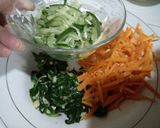 Foto langkah ke 5 dari resep Spicy Chicken Bibimbap.