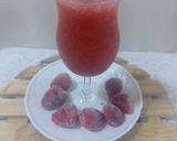 A picture of step 2 of Strawberry 🍓cool refreshing drink 🍸.