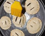 A picture of step 9 of Apple hand pie.