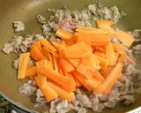 A picture of step 3 of Stir-Fried and Simmered Precut Konbu Seaweed and Pork.