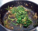 A picture of step 6 of Stir Fry Yam Leaf.