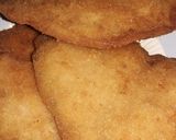 Foto del paso 3 de la receta: Milanesas de pollo papas fritas y alitas al limón