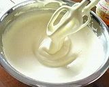 A picture of step 4 of Castella Sponge Cake.