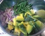 A picture of step 5 of Hot Kabocha Squash and Green Bean Salad.