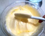 A picture of step 5 of Le Fraisier (French-Style Strawberry Shortcake).
