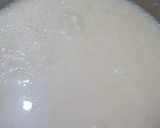 A picture of step 2 of Rava Halwa karachi style.