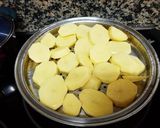 Foto del paso 2 de la receta Mejillones con patatas en salsa de pimentón