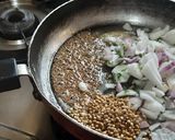A picture of step 3 of Raw cashew spicy curry.