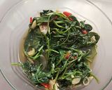 Foto langkah ke 3 dari resep Tumis Kangkung Terasi.