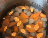 Foto langkah ke 4 dari resep Sayur Sop Bakso.