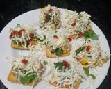 વેજ.ચીઝ બિસ્કિટ પિઝા (Veg. Cheese Biscuit Pizza Recipe In Gujarati) રેસીપી સ્ટેપ4ફોટો