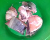 A picture of step 1 of Fish pepper soup.