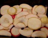 A picture of step 3 of Apple oatmeal bar.
