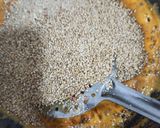 A picture of step 1 of Til gud laddoo.