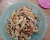 Foto langkah ke 2 dari resep Peyek ikan asin / gereh crispy simple.