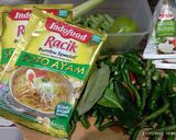 Foto langkah ke 2 dari resep Sayur ayam pedas kuah soto segar bumbu simple.