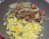 Foto langkah ke 5 dari resep 186. Nasi Goreng Daging, Sosis dan Bakso.