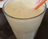 A picture of step 1 of My peahes & Cream fruit Shake.