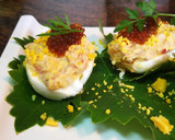 Foto del paso 9 de la receta: Huevos rellenos con caballa, pimiento asado y perlas de soja