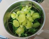 A picture of step 2 of Amla and Mint coriander chutney.