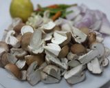 A picture of step 2 of Shitake Chilli Paste / Nam Prik Hed.