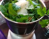 A picture of step 2 of Green Chutney.