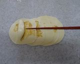 A picture of step 6 of Rose Shaped Steamed Bread.