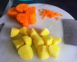 Hình bước làm 1 của món Canh khoai tây cà rốt